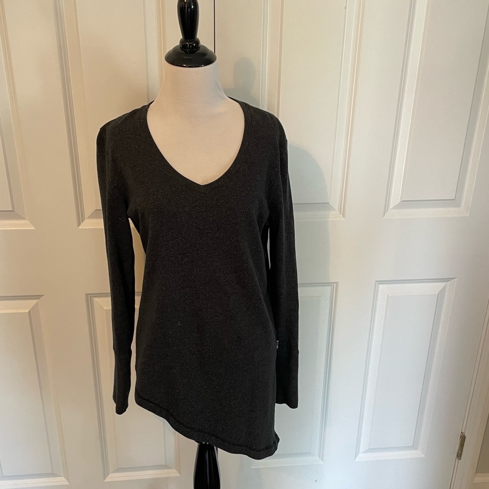 Mountain hardwear asymmetrical top